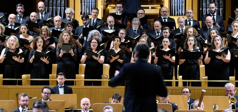 AFKHAM DIRIGE A LA OCNE “UN SUPERVIVIENTE DE VARSOVIA” DE SCHÖNBERG, SÍMBOLO MUSICAL DEL HOLOCAUSTO, JUNTO A OBRAS DE MENDELSSOHN Y SHOSTAKÓVICH