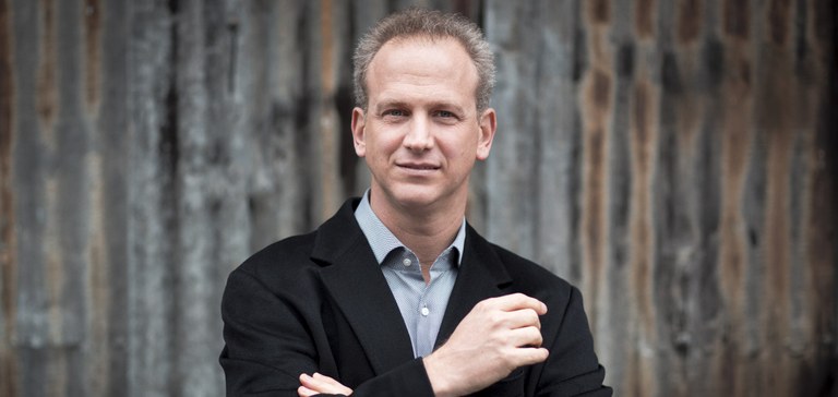 El director mexicano Carlos Miguel Prieto debuta con la Orquesta Nacional de España