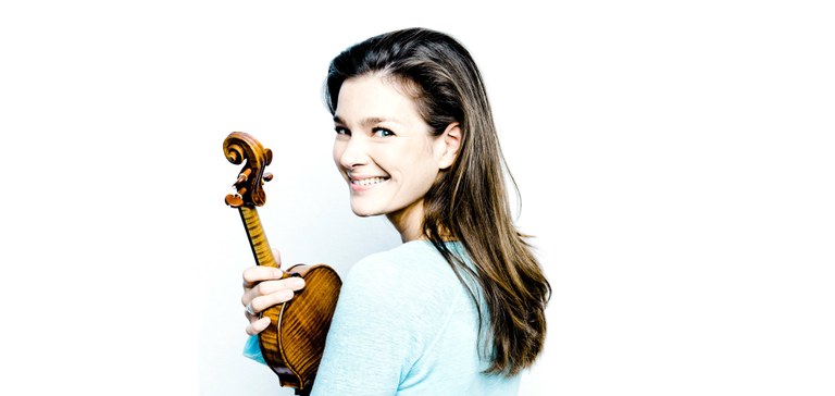 La violinista Janine Jansen regresa a la Orquesta Nacional de España, dirigida por David Afkham, para interpretar el Concierto número 5 de Mozart