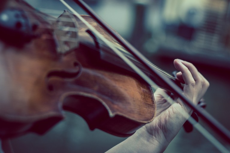 UN VIOLÍN PARA UNIRLOS A TODOS 