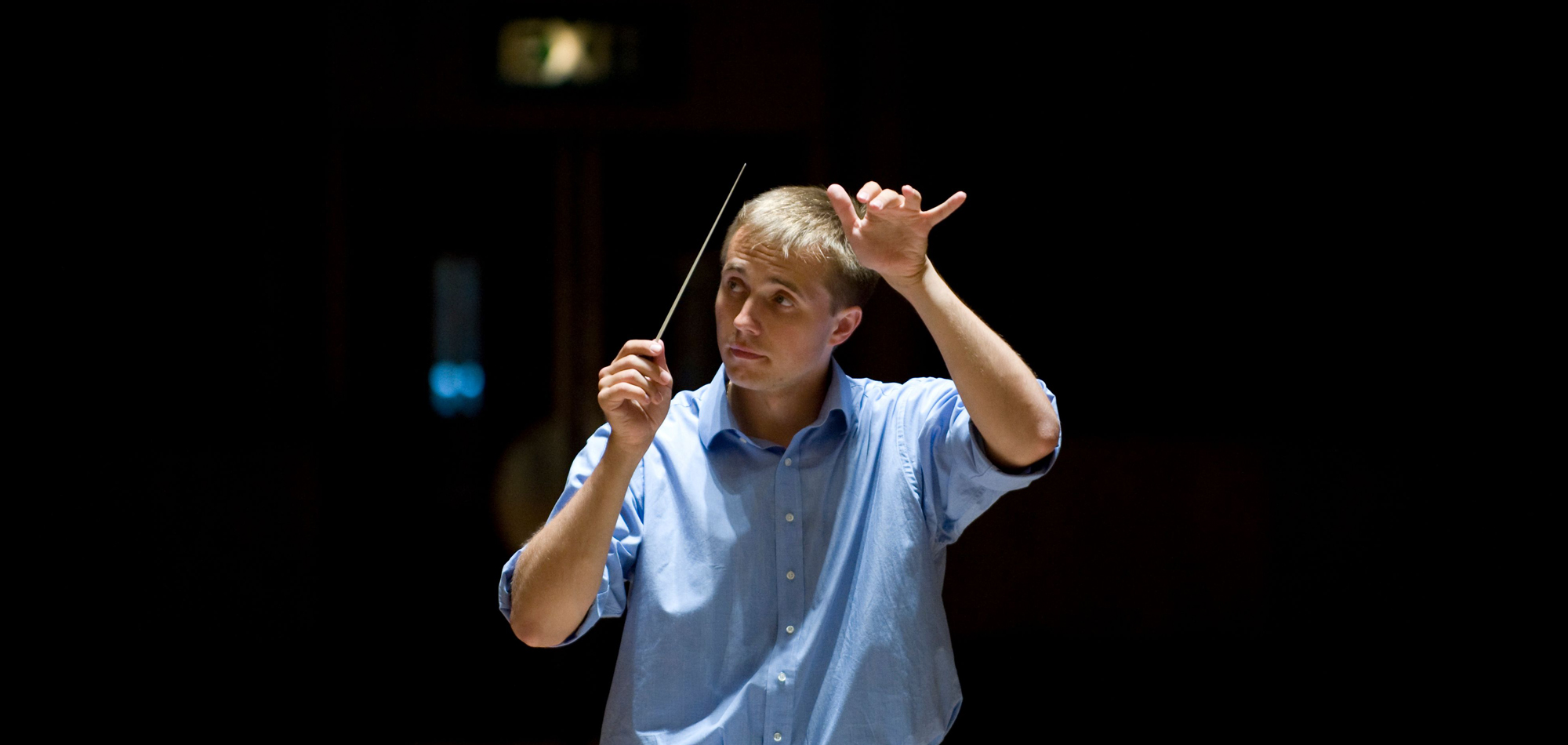 Vasili Petrenko y el Cuarteto Quiroga interpretan junto a la ONE obras de Ligeti, Adams y Richard Strauss